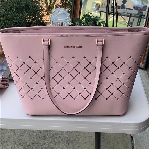 Michael Kors Handbags - Michael Kors Bag